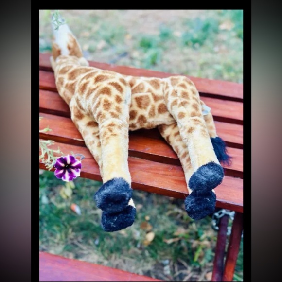 Vintage Toys R Us Life Like Giraffe Plush Stands Up On His Own from 2011 - Picture 14 of 16